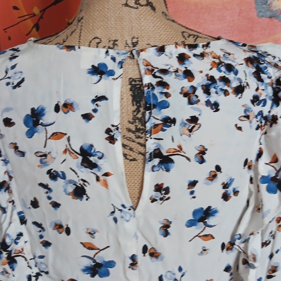 Treasure & Bond Modest Floral Midi Dress Size Small - Picture 4 of 8